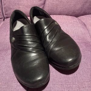 Clarks non skid shoes